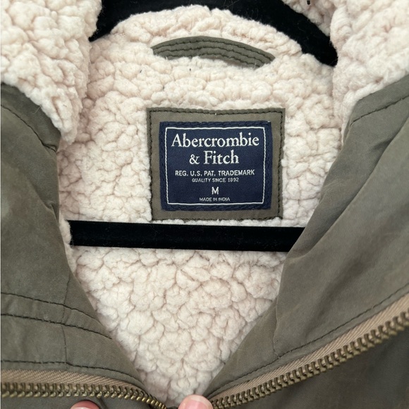 Abercrombie and Fitch Olive Parka Jacket - Picture 3 of 9